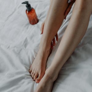 Epilazione con crema depilatoria Epilazione con crema depilatoria